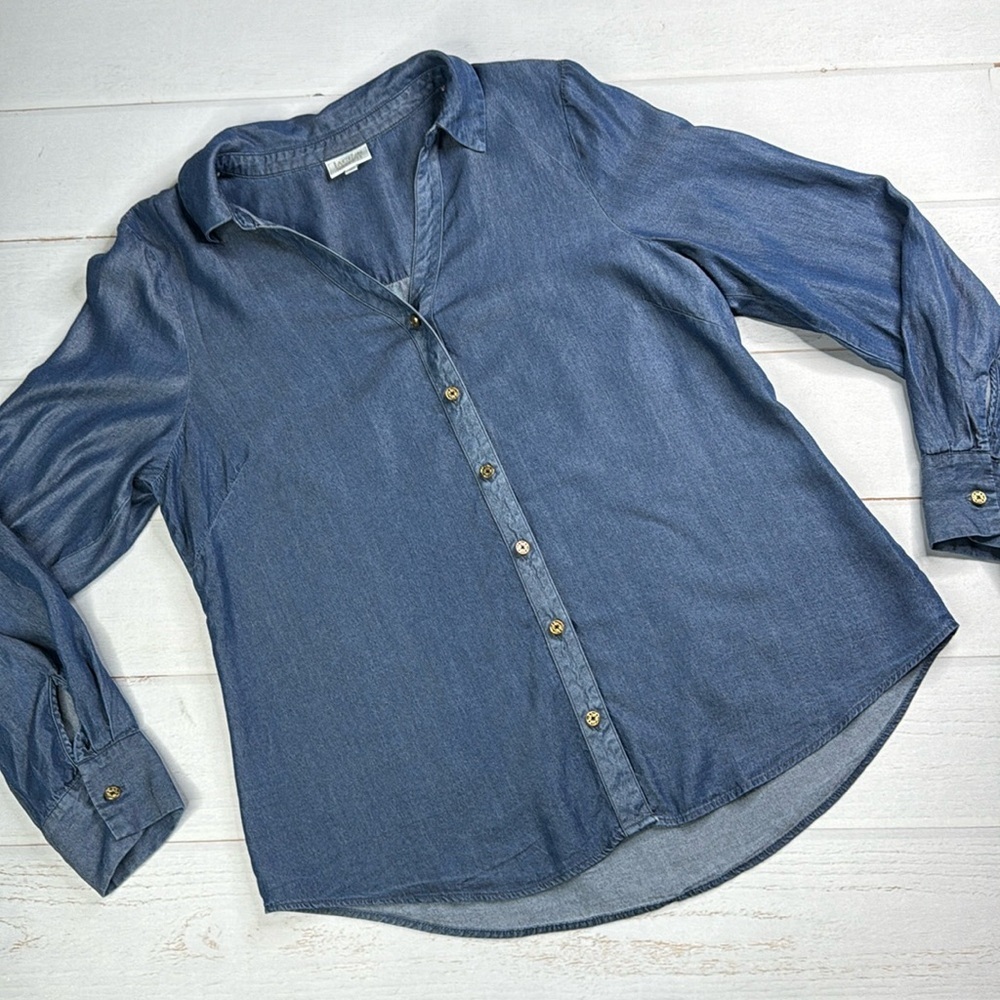 Jaclyn Smith Soft Denim Button Down Shirt Size Medium